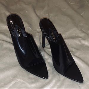 Black Pointed Toe Mule